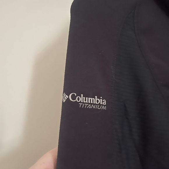 Columbia Women's Black Jacket - Picture 4 of 5